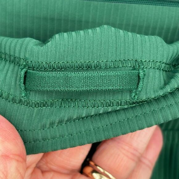Lululemon Base Pace‎ High-Rise Short 8" Ribbed Nulux Everglade Green Size 2 - Picture 9 of 10